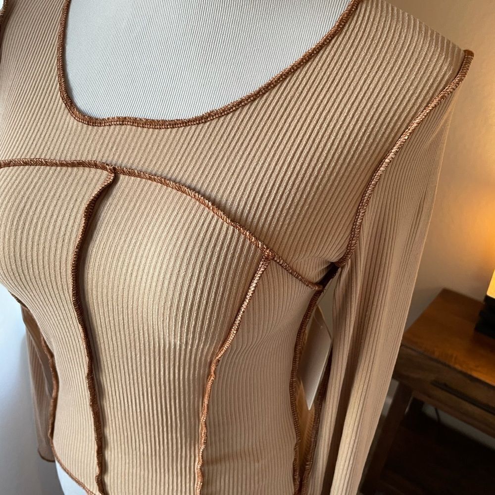 (VIBE SPORTSWEAR) Top